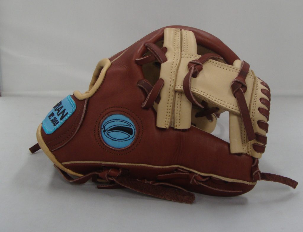 RC-4 Pitcher / 3rd Baseman Glove